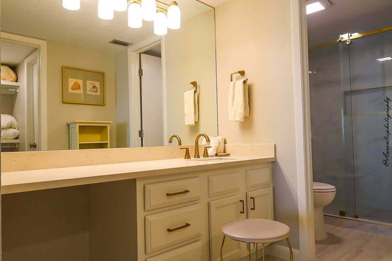 Bathroom 3, Seville 603 Minium 3 Bedroom Condo by RedAwning, Cameron