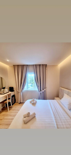 Bedroom, Charles City Center, Tiranës