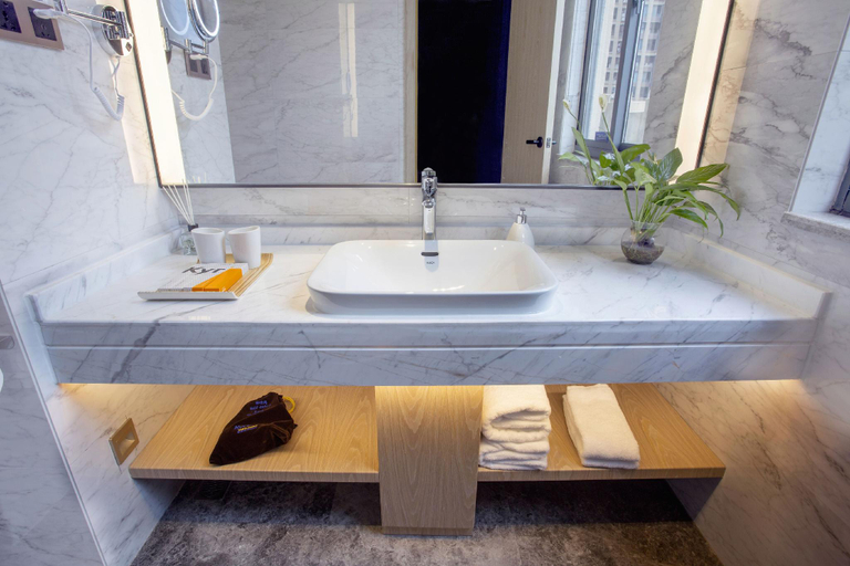 Bathroom 3, Kyriad Marvelous Hotel Shenzhen Baoan International Exhibition Center, Shenzhen