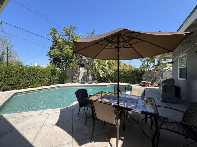 Sport & Beauty 4, Gorgeous Pool Home 1/2 Mile Walk to Disney, Orange