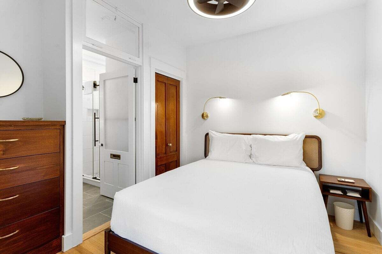 Room 3, Kimball Apartment, Modern Studio on Main Street Ro, Knox