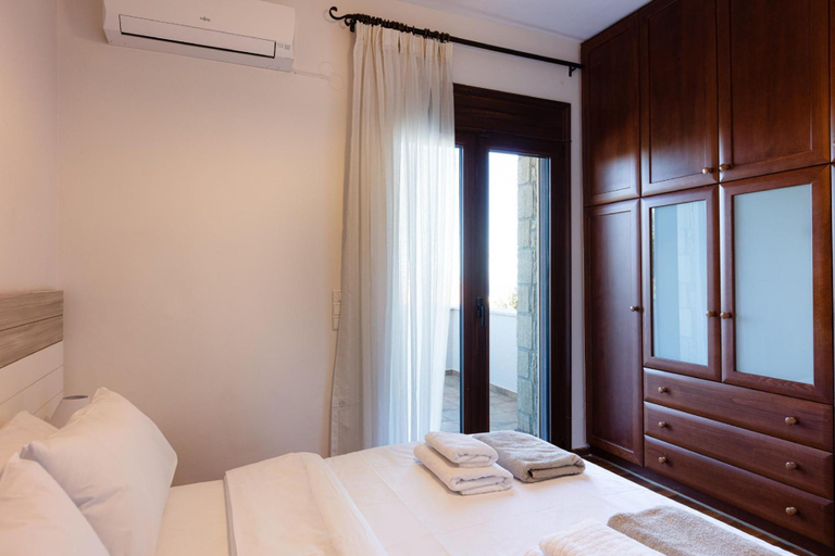 2, Villa Natura - With Private Heated Pool, Crete