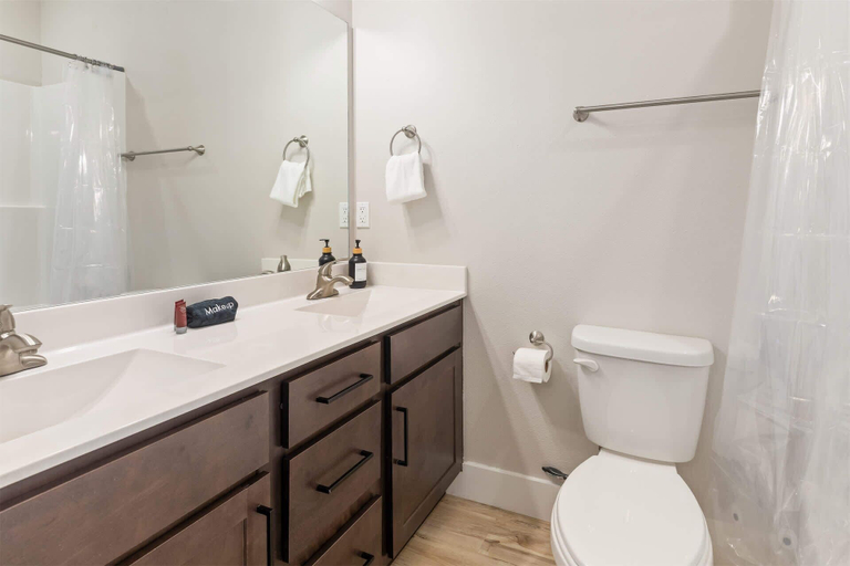 Bathroom 5, Lake Lookout Retreat and 9bdr, Taney