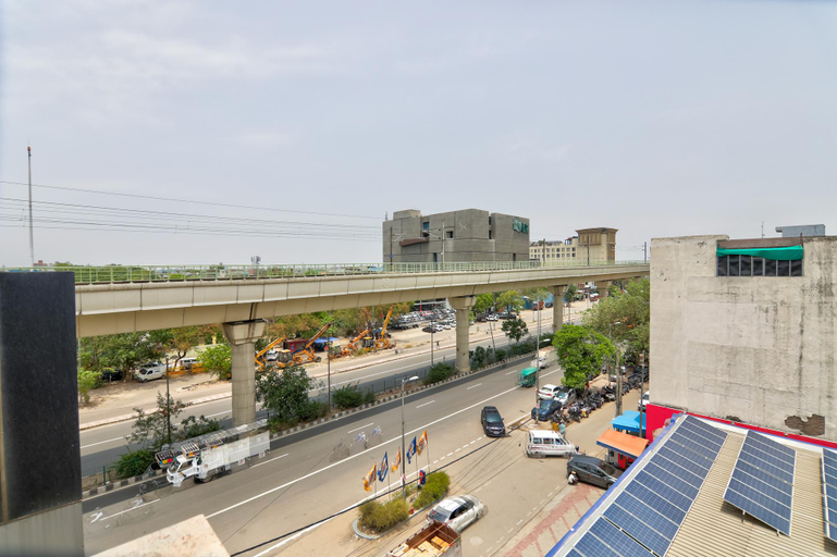 View 4, Hotel Twamev Peeragarhi, Delhi