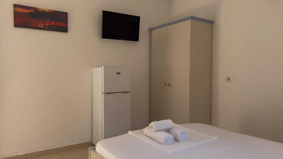 Bedroom 2, Vila Taku, Sarandës