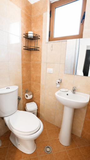 Bathroom 2, Rama Apartments, Sarandës