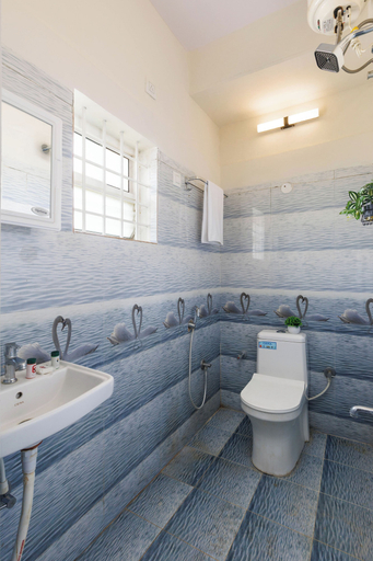 Bathroom 3, Skybay Living by Redolive2bhk Manyatanr Airport, Bangalore