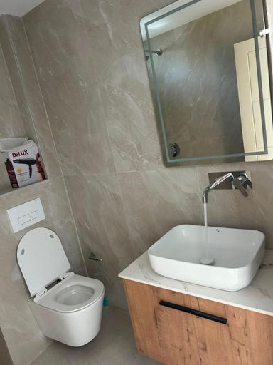 Bathroom 3, Sempaola Borsh Apartments, Sarandës