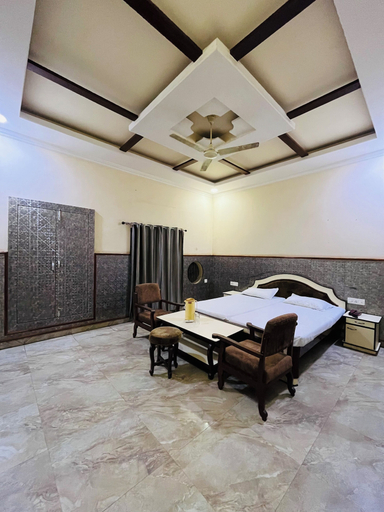 Room 2, Shri Ram Hotel, Faizabad