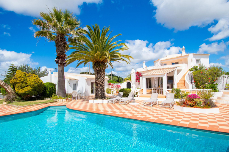 2, Casa Alegria · This villa is perfect for a family, Lagoa