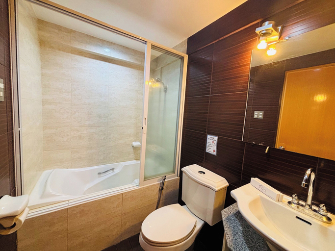 Bathroom 4, Noorway Hotel and Residences, Cagayan de Oro City