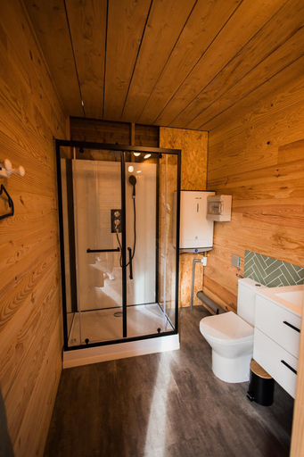 Bathroom 3, les cabanes du tertre, Loir-et-Cher
