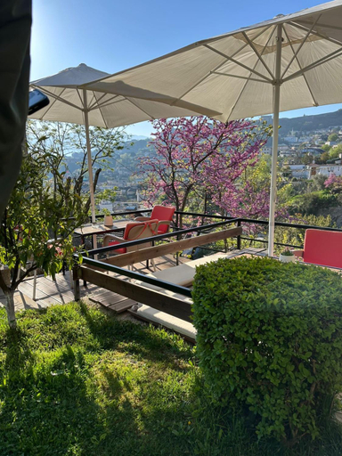 Others 1, Ilvi Guesthouse, Gjirokastrës