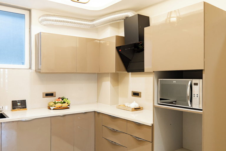 Private kitchen 5, ELIVAAS Privé Royce Silver Oak APT, Solan