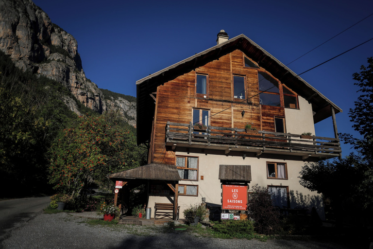 Exterior, Hotel les 5 saisons, Hautes-Alpes