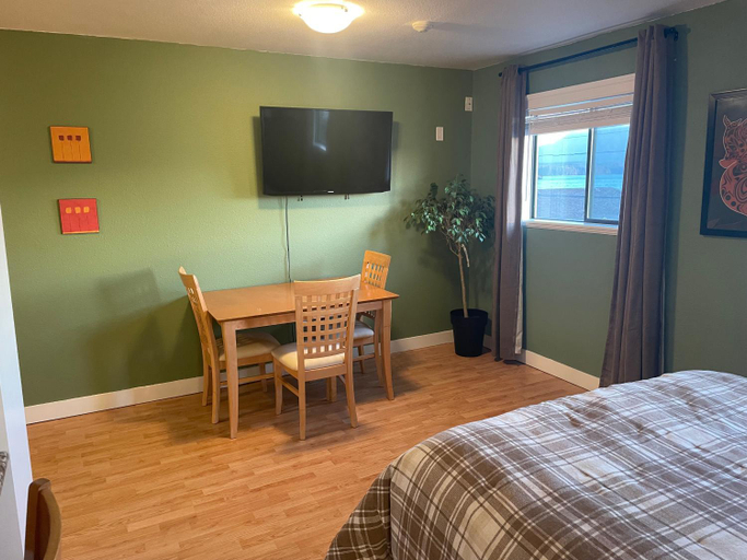 2, Bayside Inn, Mount Waddington