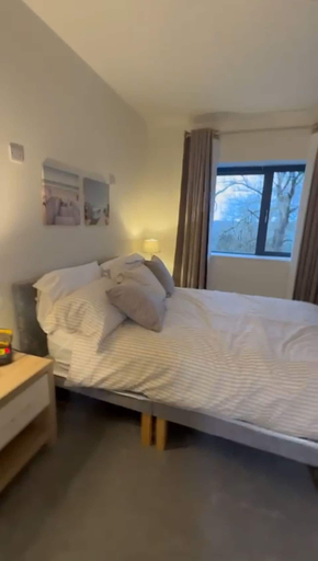 Room 4, House Sleeps 6 With Parking