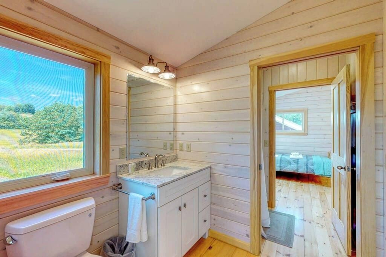Bathroom 5, Bayfront Home With Gorgeous Water Views, Dock, Outdoor Patio, Fireplace, Sagadahoc