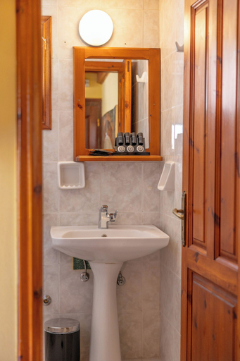 Bathroom 3, Symi Garden Studios, South Aegean