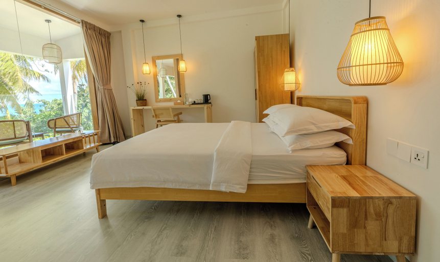 Room 2, ODI Beachfront, Baa Atoll