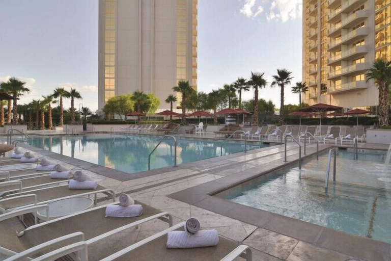 Sport & Beauty 2, MGM Signature - Strip view suite, Clark