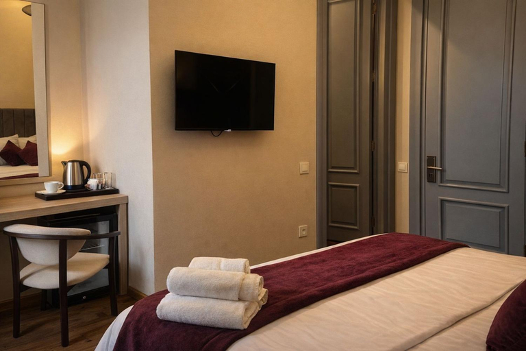 Bedroom 5, Renaissance, Baku