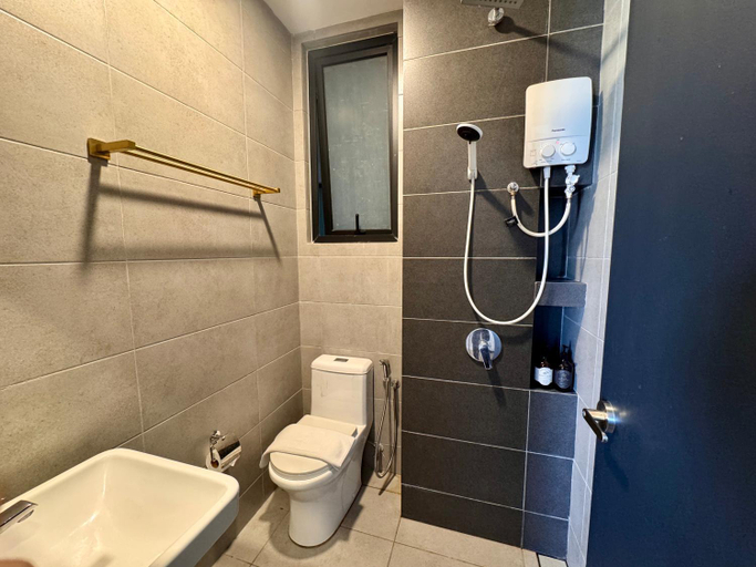 Bathroom 5, Urban Suites, Spectre Collection by Stellar ALV , Penang Island