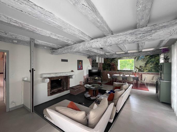 Room 5, La Toscane Country Villa Pool Sleeps 10, Tarn