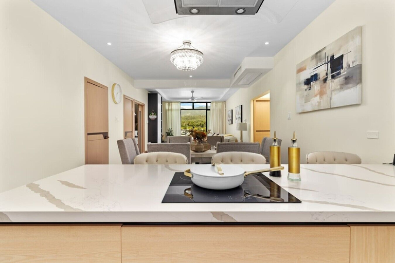 Room 5, The Vue Paradisiac Private Beach Pool Gated