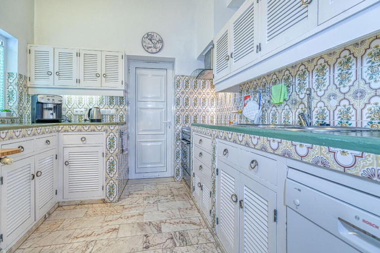 2, Casa Beatriz · Magnificent Villa just a few steps, Lagoa