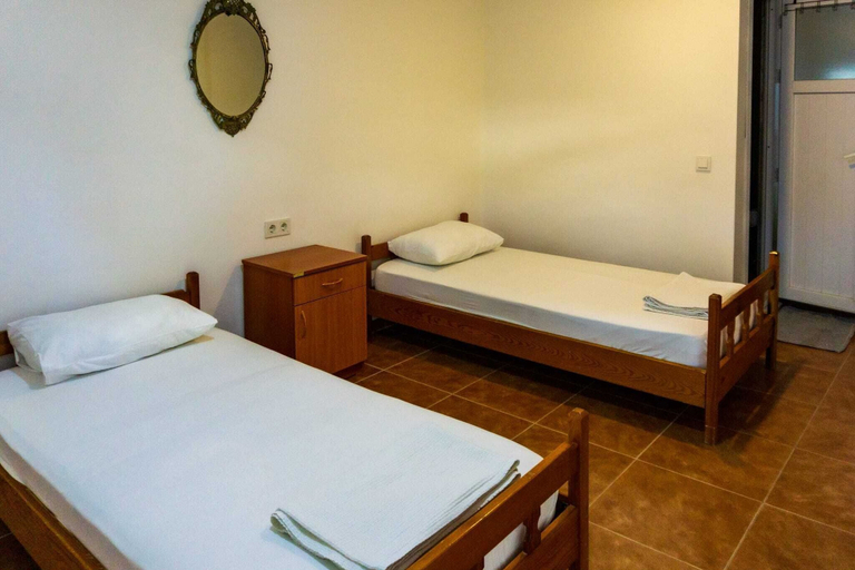 Bedroom 2, Korfez Pansiyon, Ayvalık
