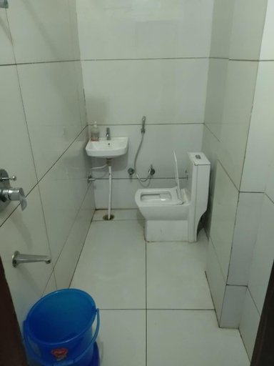Bathroom 5, Hotel US Group, Jaipur
