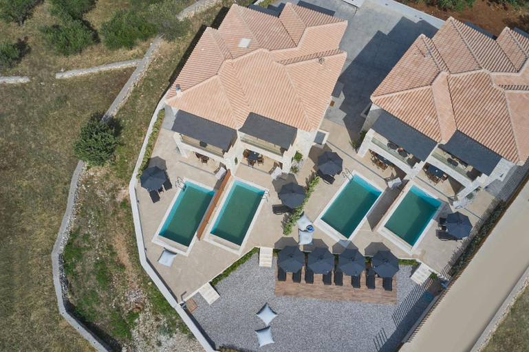 4, Beachfront Alassa Villas w/ Private Pools Complex, Peloponnese
