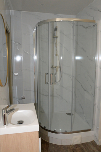 Bathroom 4, Residence Hoteliere Champ de Mars, Paris