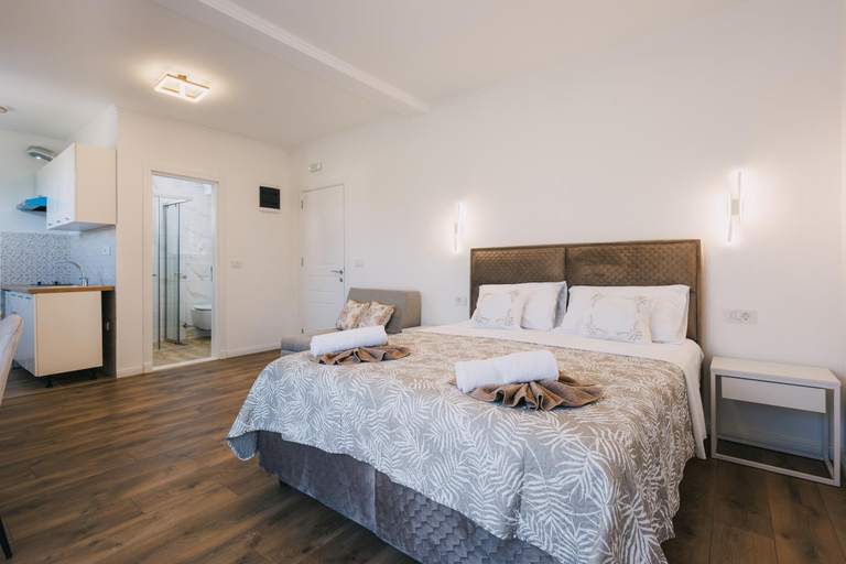 Bedroom 4, Deshira Apartments