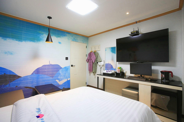 Bedroom 4, Gildong Love is, Gandong