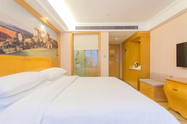 Bedroom 2, Vienna Hotel Hubei Xiangyang Zuanshi Avenue, Xiangfan