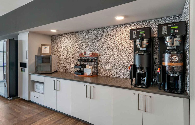 Food & Drinks 5, Extended Stay America Premier Suites Melbourne Palm Bay, Brevard