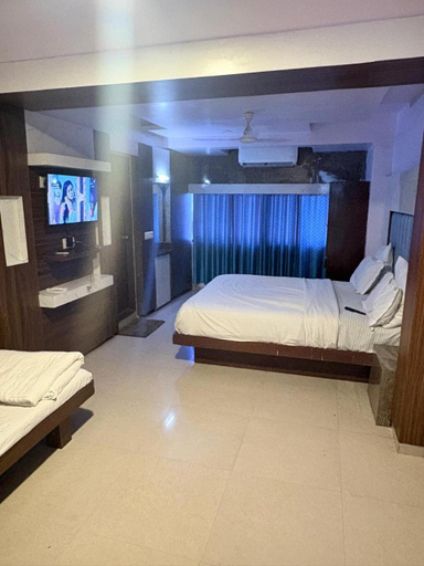 Bedroom 2, Hotel keshav, Ahmadabad