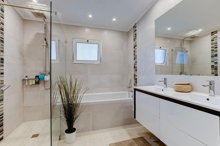 4, 66 ADM Clara Beautifully Renovated Villa, Lagoa
