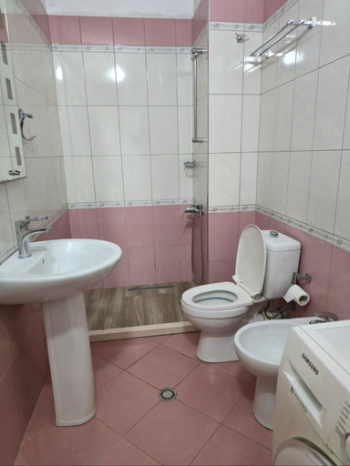 Bathroom, Faik Shehu Apartments, Durrësit