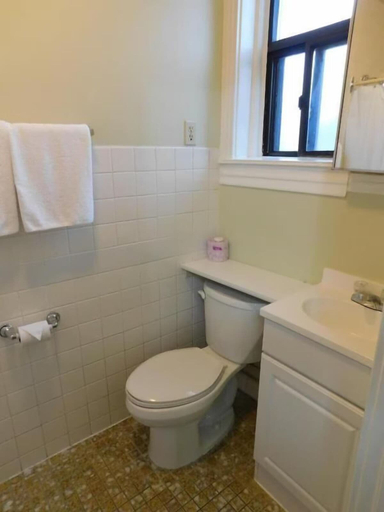 Bathroom 4, Adelaide East Suites, Toronto