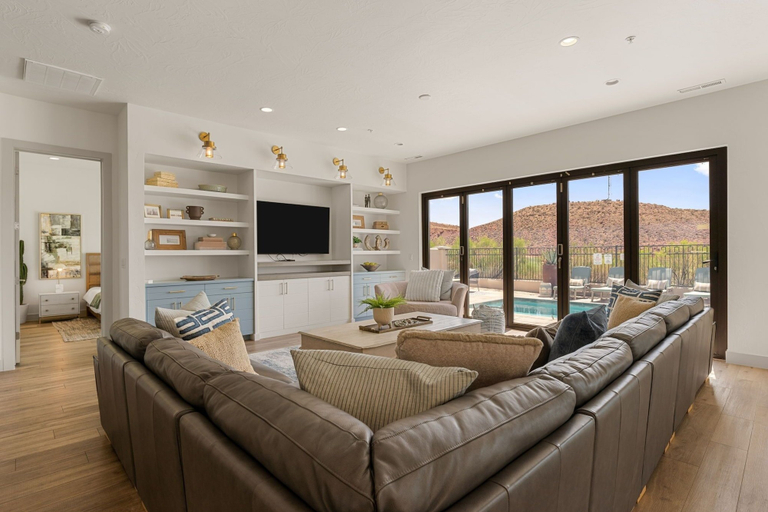 Living area 5, St. George Oasis 7 Bedroom Home, Washington