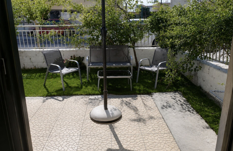 Terrace/patio 2, Araliki Apartments & Studios, Central Greece