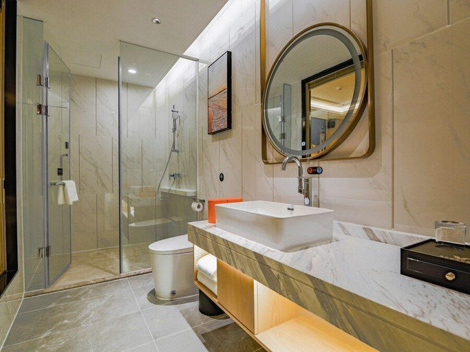 Bathroom 4, Vienna International Hotel (Yuan Fen Metro Station), Shenzhen