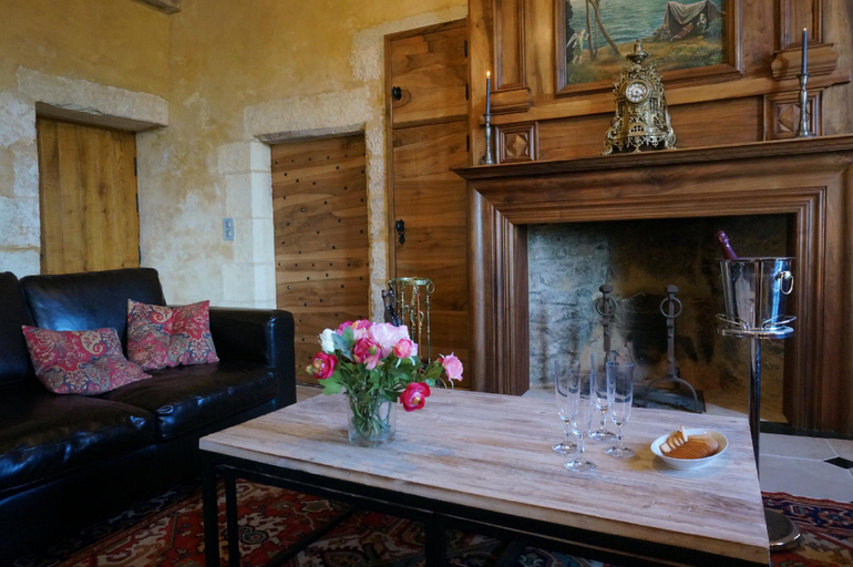 Others 5, La Maison des Sarrasins, Dordogne
