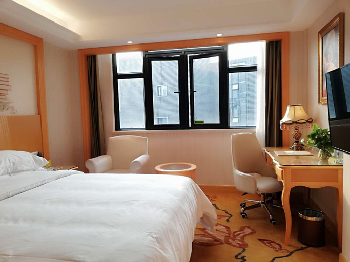 Bedroom 2, Vienna Hotel Shenzhen Qinghu Metro Station, Shenzhen