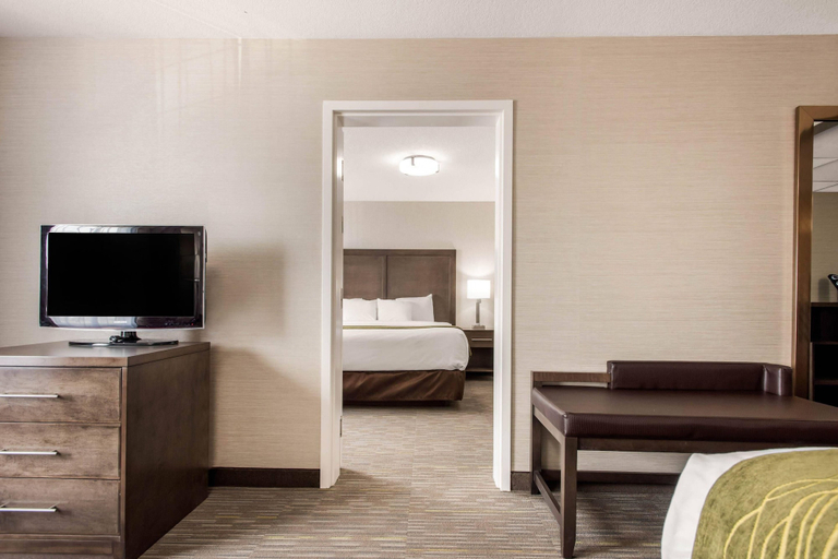 Bedroom 4, Comfort Inn & Suites Red Deer, Division No. 8