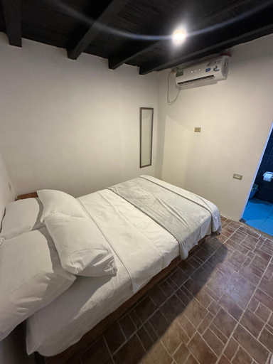 Others 4, casa house, Santa Elena