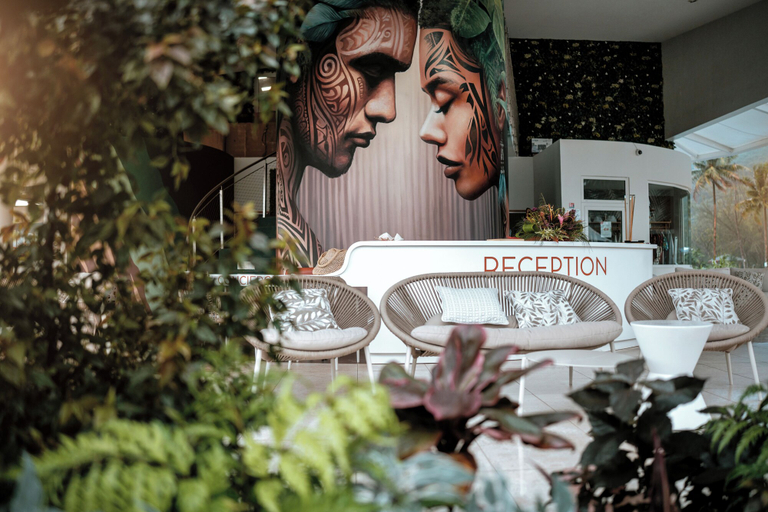 Food & Drinks 5, Apatoa Beach and Garden Village